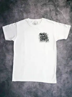 Camiseta Proscritos Crew Graffiti Blanca